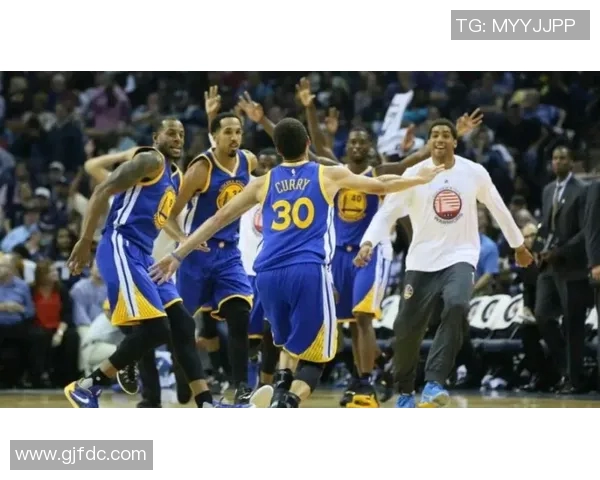 2017年雷霆与勇士精彩对决全场录像回顾与分析