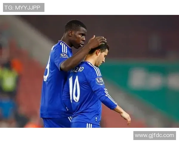 阿仙奴与车路士在北京的激烈对决引发球迷热情高涨 阿仙奴与车路士在北京的激烈对决引发球迷热情高涨