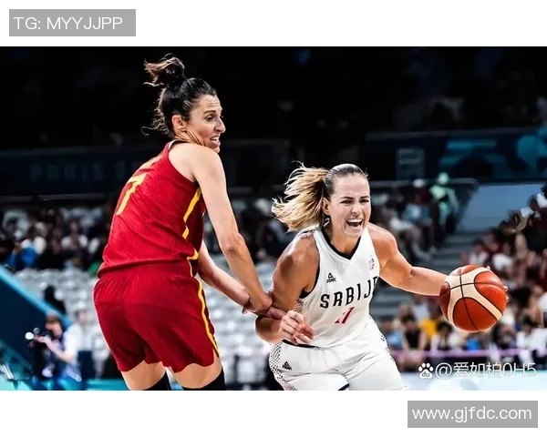 法国女篮与黑山女篮激战正酣谁能在这场对决中笑到最后