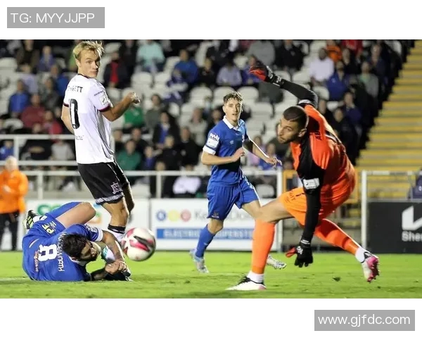 塔林球队迎战希腊人竞技期待一场精彩的足球对决与激情碰撞 塔林球队迎战希腊人竞技期待一场精彩的足球对决与激情碰撞