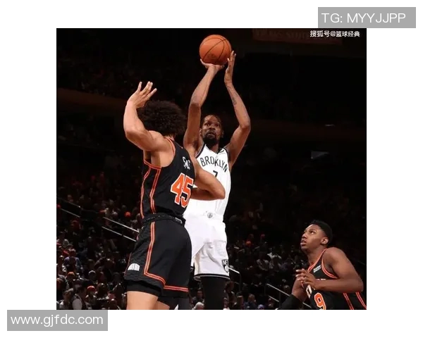 火箭队与尼克斯激战正酣精彩对决引发球迷热议 火箭队与尼克斯激战正酣精彩对决引发球迷热议